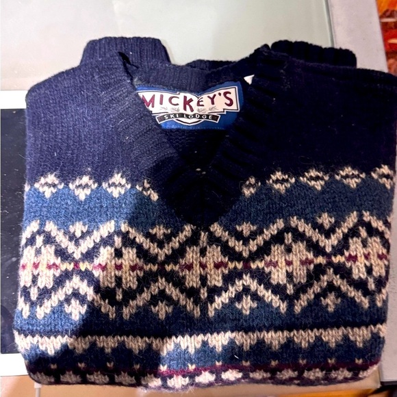 🏔️Rare 1990's Vintage Disney Ski Lodge Cream and Blue V-Neck Sweaters 100% Wool - Picture 14 of 16